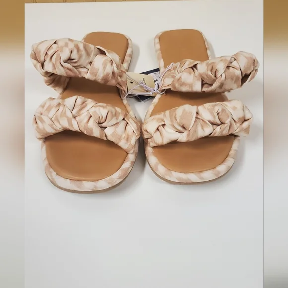 Universal Thread sandals - Picture 4 of 6